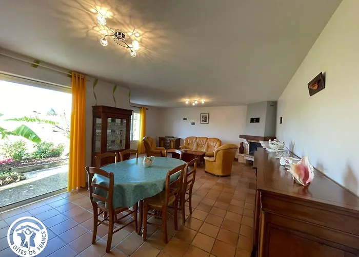 Maison Récente Avec Jardin, 4 Chambres, Proche Et Commerces à - Fr-1-426-129 Casa de Férias